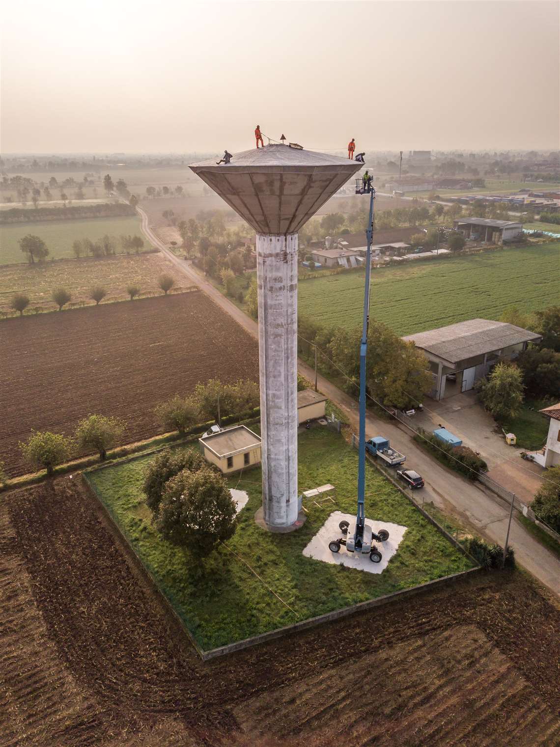 Perico Renato uses a Genie ZX 135/70 to access the 40m high water tower