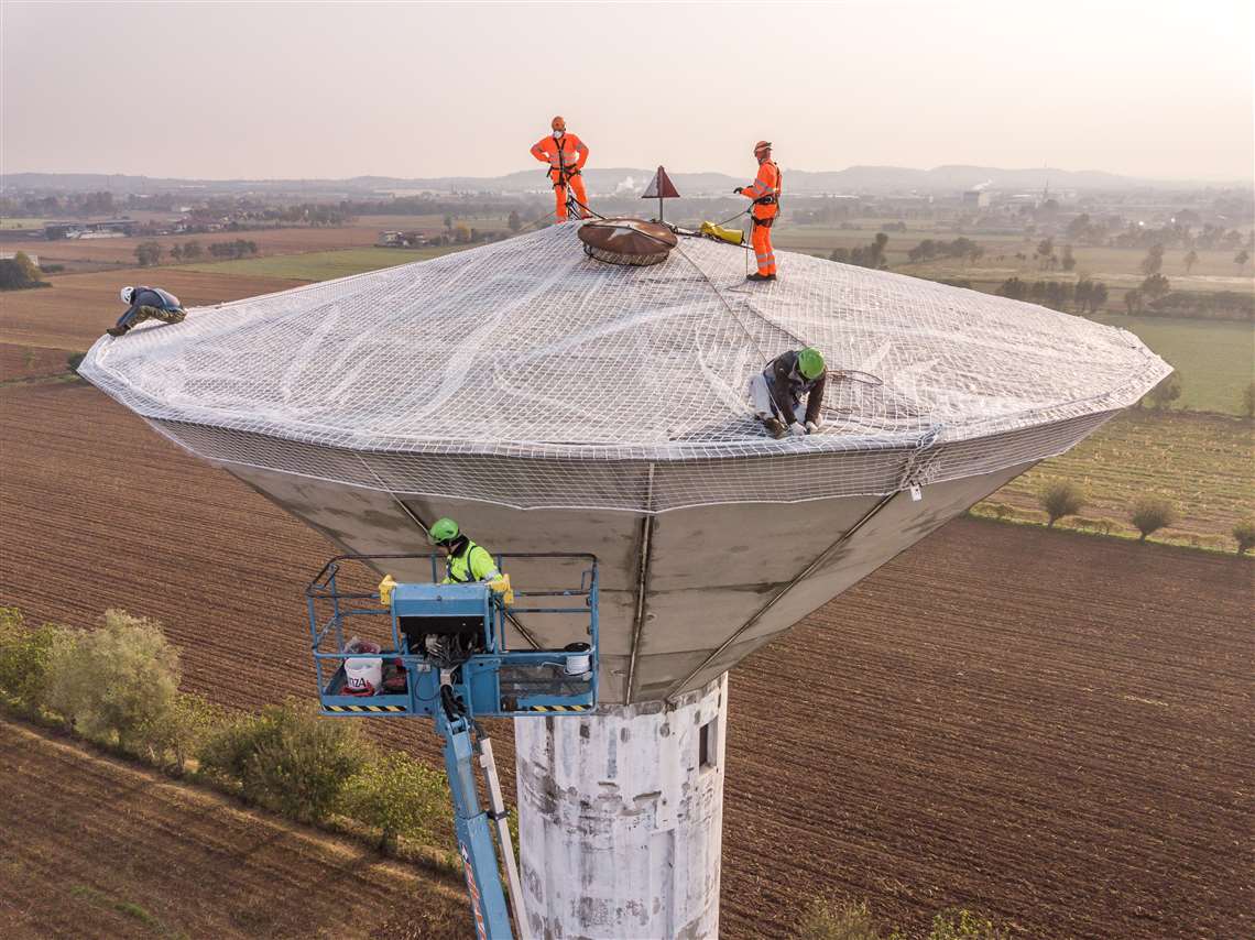 Perico Renato uses a Genie ZX 135/70 to access the 40m high water tower