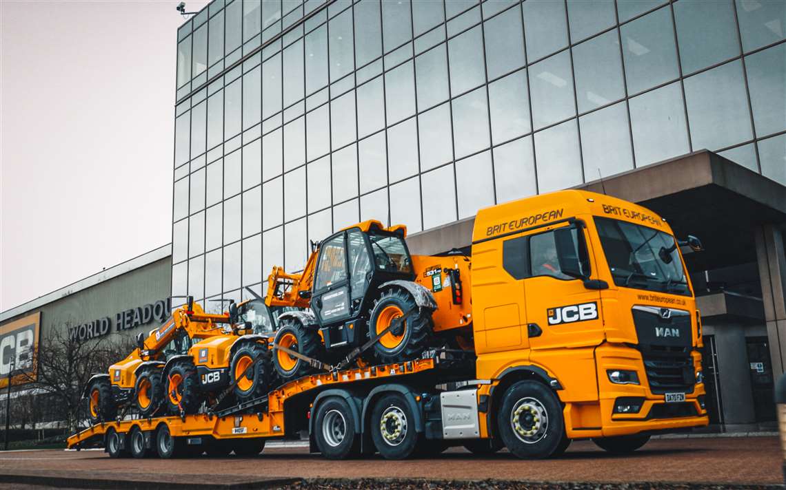 JCB loadall telescopic handlers in transit