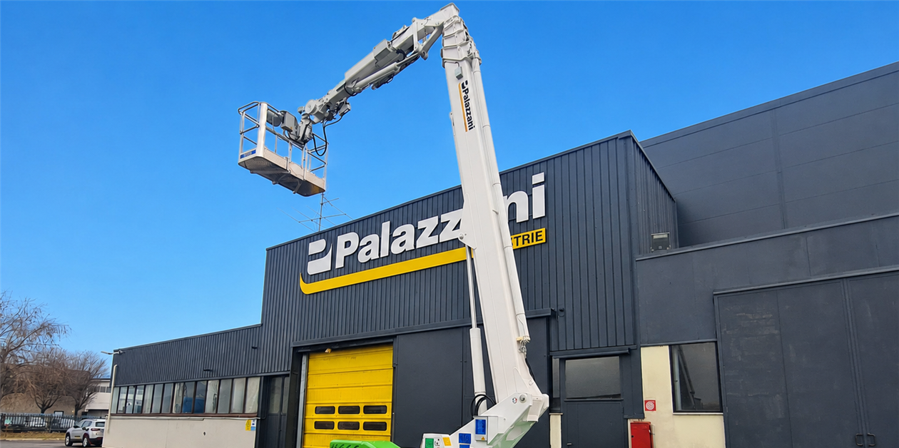 Compact eco focus on Palazzani APEX stand