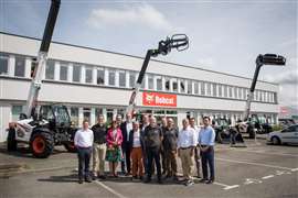 The manufacturing team outside Bobcat Pontchateau factory in France