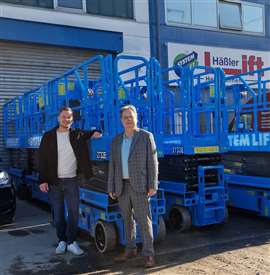Dennis Schröder (L), Tim Whiteman (R)