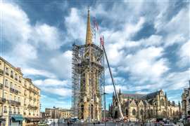 Liebherr - Foselev - Basílica de Saint-Michel - andaimes
