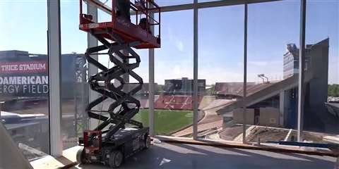 A Skyjack scissor lift at work at Iowa State University