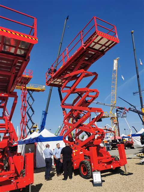 LGMG’s SR1623D scissor at Vertikal Days