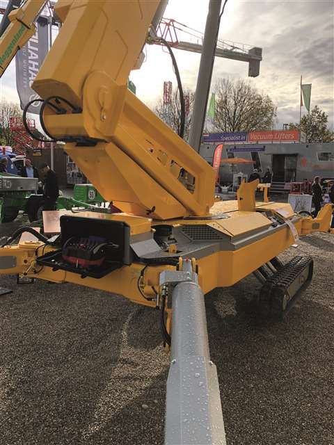 The heavy duty 3100RJ spider from Omme Lift.