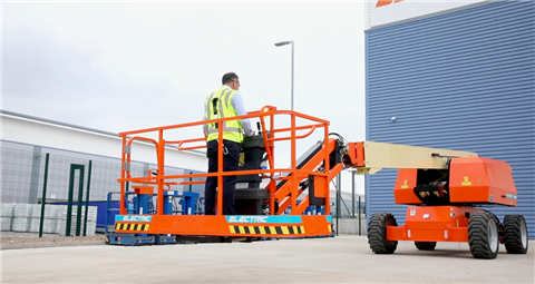 JLG’s conversion kit has been introduced for the 660SJ model. 