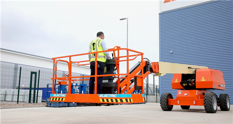 JLG’s conversion kit has been introduced for the 660SJ model.