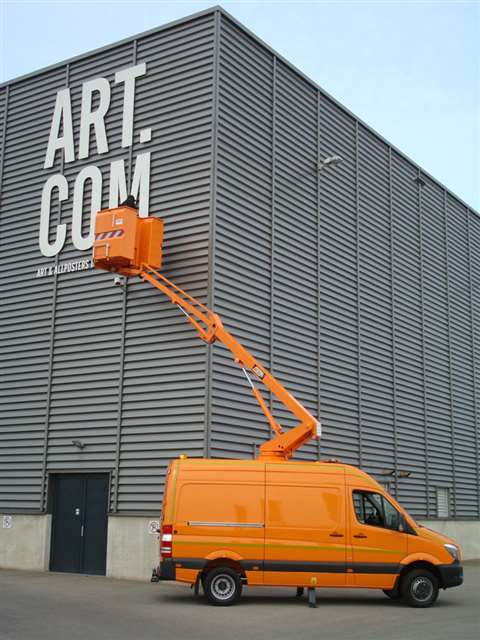 Custers T230-12MV van mount. 