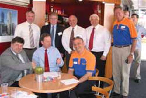 From left (Seated): Nils–Erik Häggström, President Alimak AB; Christian Chalupny, President of Morro